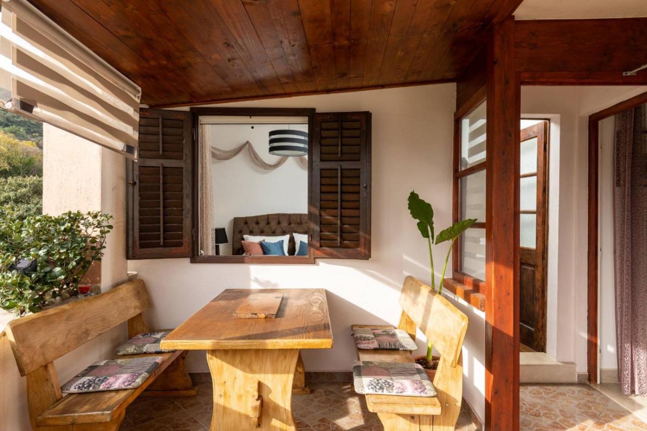 Bougainvillea--Apartment By The Sea Ston Exterior foto